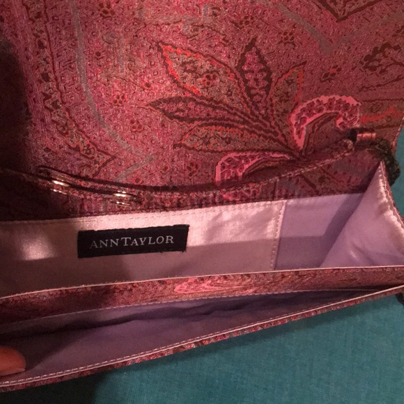 Ann Taylor clutch with optional sparkle strap - Picture 7 of 8